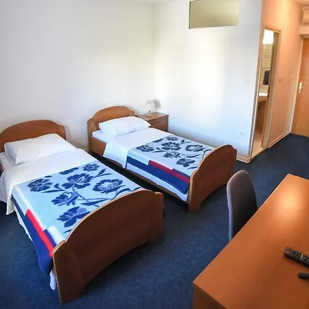Duje 3*